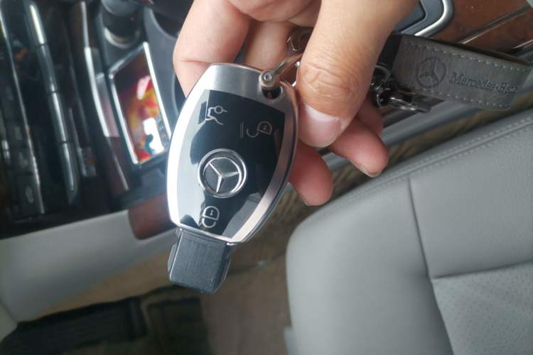 Used Mercedes-Benz E-Class 2013 E 260 L CGI Elegant Model