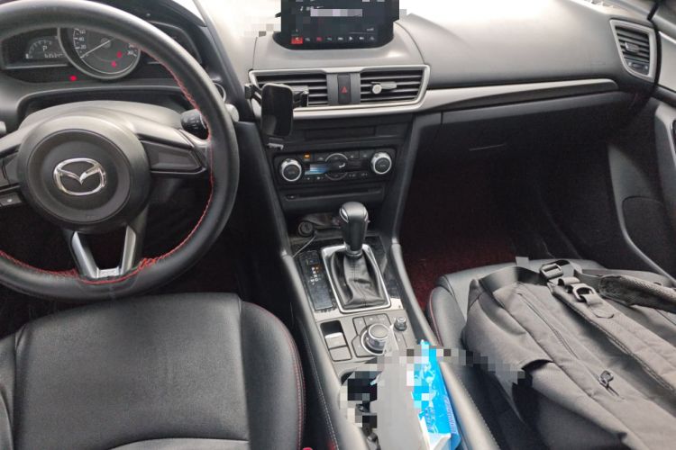 Used Mazda 3 Axela 2017 Sedan 1.5L Automatic Comfort Model China VI Standard Center Console