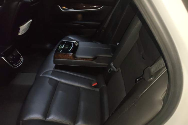 Used Cadillac XTS 2013 28T Leading Model
