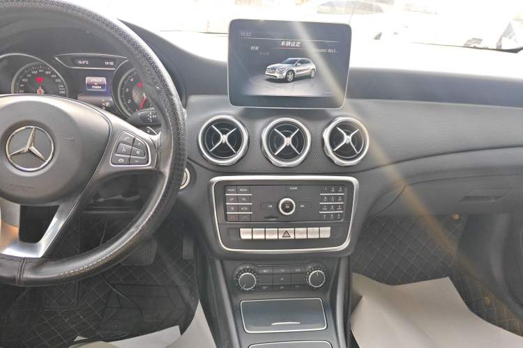 Used Mercedes-Benz GLA 2018 GLA 200 Sport Edition Audio And AC Panel