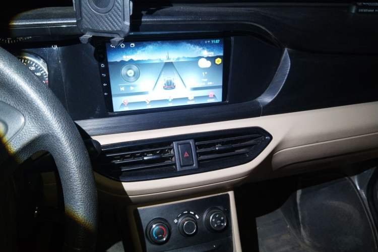 Used CHANGAN KUAYUE Xing V3 2022 1.5L Gasoline Standard Model 2-Seat Van JL473QH Audio And AC Panel