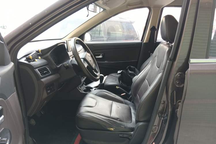 Used Dongfeng Fengon 330 2018 1.5L 330S Comfort Edition DK15 Left Front Seat