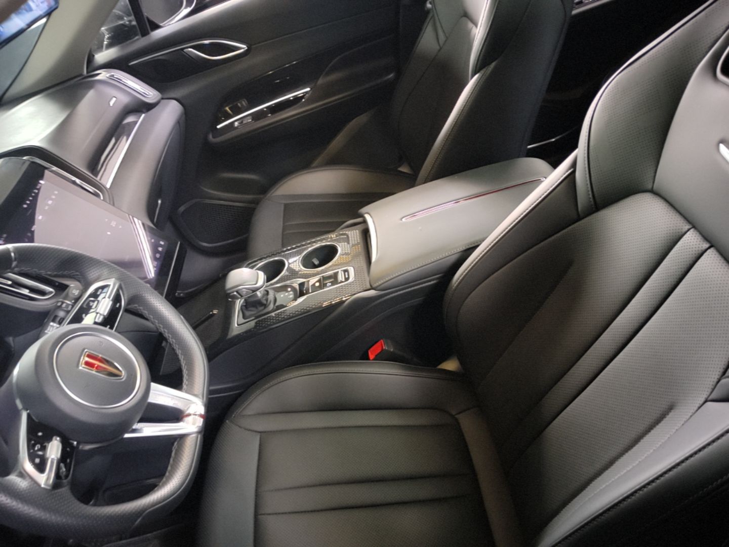 Hongqi HS3 2023 1.5T Two-Wheel Drive Shanwei Edition — снимка 17