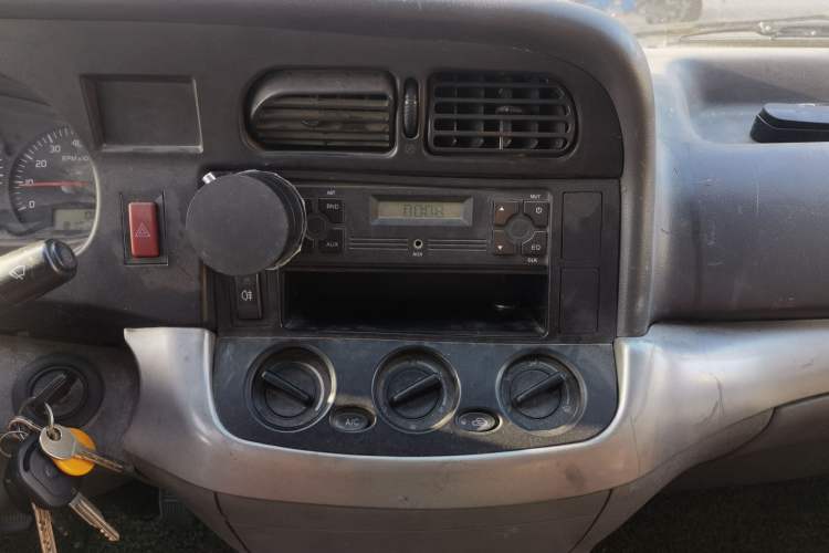 Used Jinbei Hiace 2011 2.0L 5th Generation Kuaiyunwang Standard Version 4G19