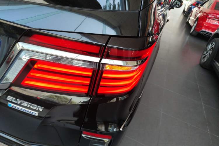 Used Honda Elysion 2019 2.0L Hybrid Luxury Edition