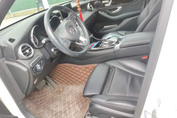 Used Mercedes-Benz GLC 2017 GLC 260 4MATIC Dynamic Edition Left Front Seat