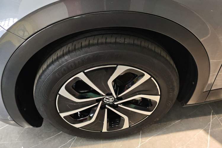 Used Volkswagen ID.4 X 2023 Pure Smart Edition Left Front Wheel Hub