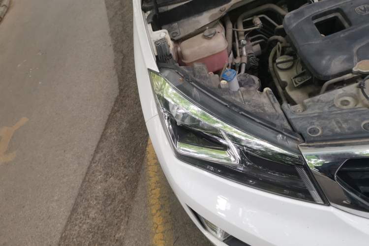 Used CHANGAN CS15 2016 1.5L Manual Fashion Edition Right Front Headlight