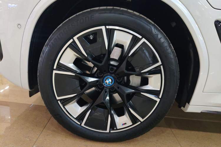 Used BMW iX3 2023 Leading Type
