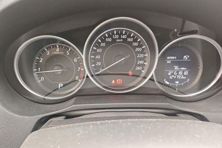 Used Mazda Atenza 2015 2.0L Blue Sky Luxury Edition