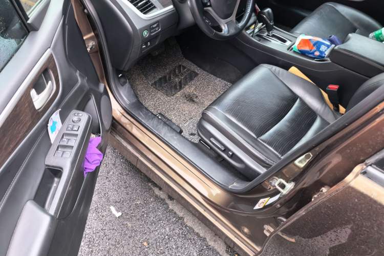 Used Honda Jade 2013 1.8L CVT Luxury Edition 5 seats
