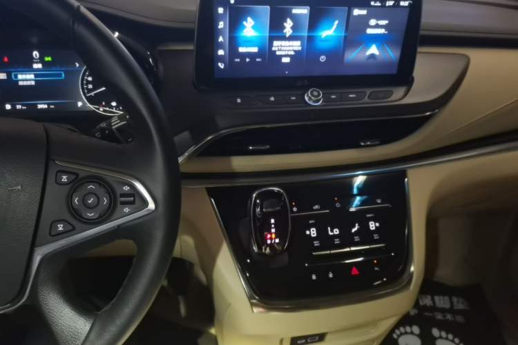 Used Buick GL8 2023 Facelifted Land Cruiser Executive Luxury Version