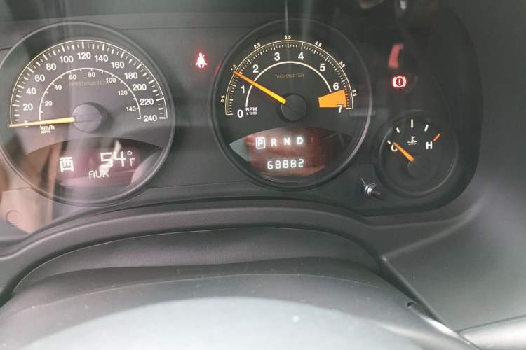 Used Jeep Patriot 2014 2.4L Sport Edition Odometer Close Up