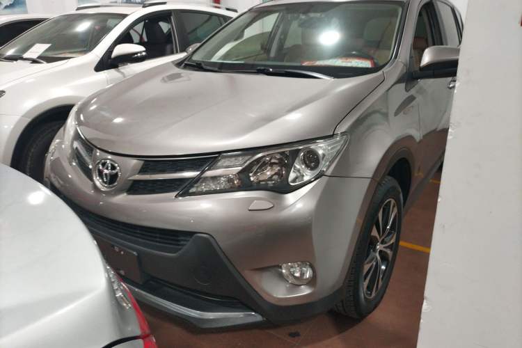 Used Toyota RAV4 2015 2.5L Automatic 4x4 Luxury Edition