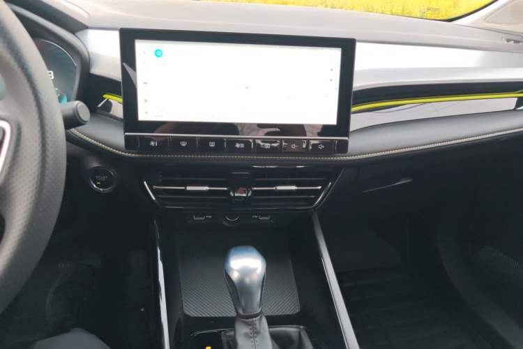 Used Roewe i5 2021 1.5L CVT Diamond Edition
