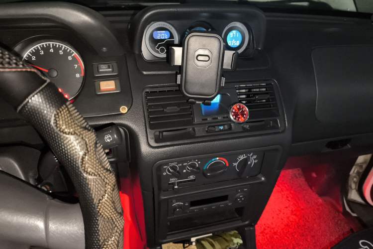 Used Leopaard Heijingang 2013 2.2L Manual 4x4 Standard Edition Audio And AC Panel