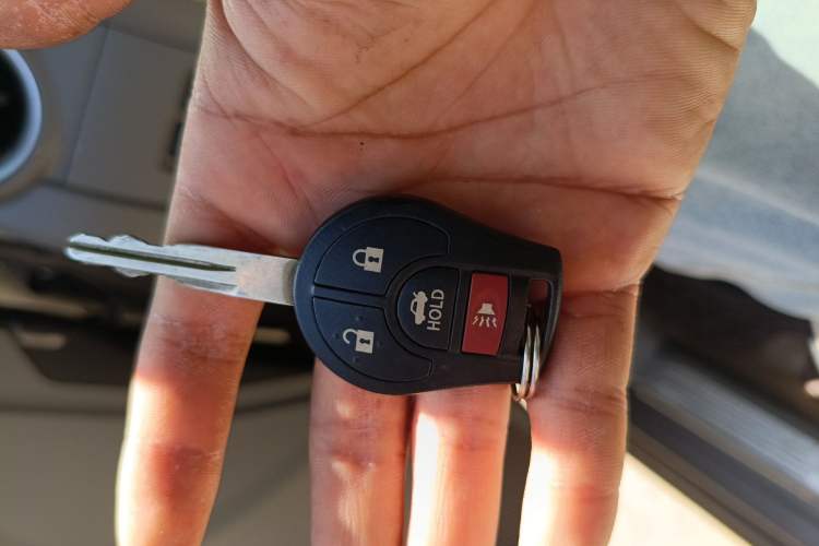 Used Nissan Sunny 2015 1.5XE Manual Comfort Edition Vehicle Key