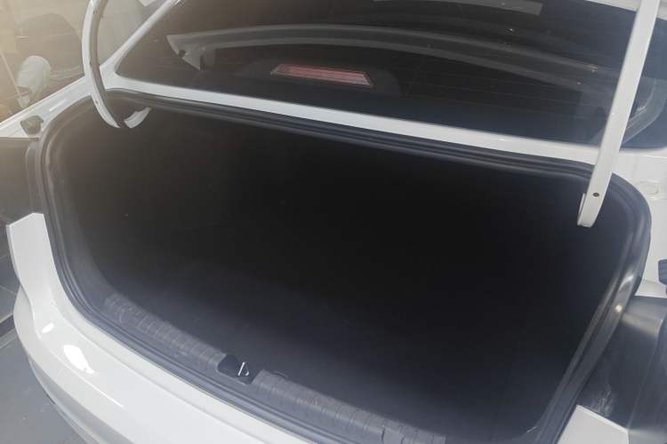 Used Geely Auto Emgrand 2022 4th Generation 1.5L CVT Luxury Model Trunk