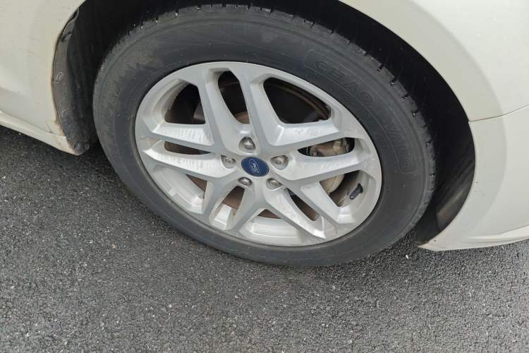 Used Ford Mondeo 2013 1.5L GTDi180 Fashion Edition Right Front Wheel Hub