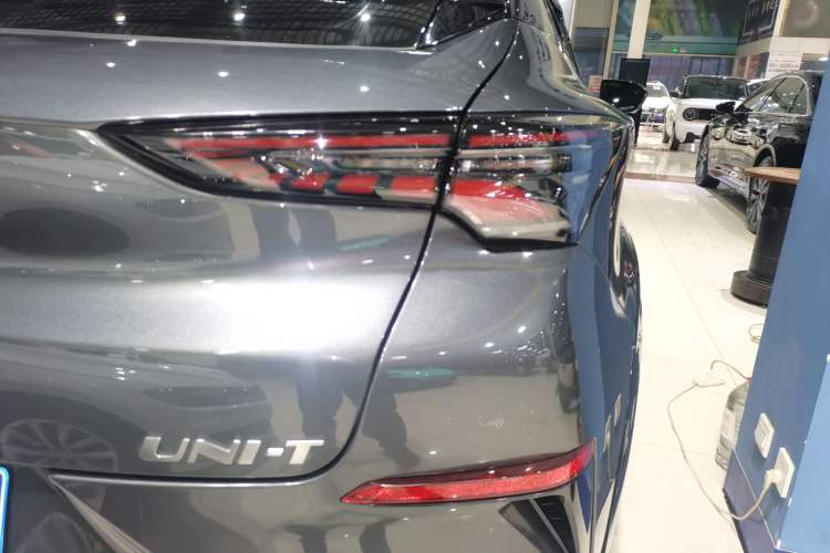 Used CHANGAN UNI-T 2023 Second-Generation 1.5T Prestige Model Right Rear Taillight