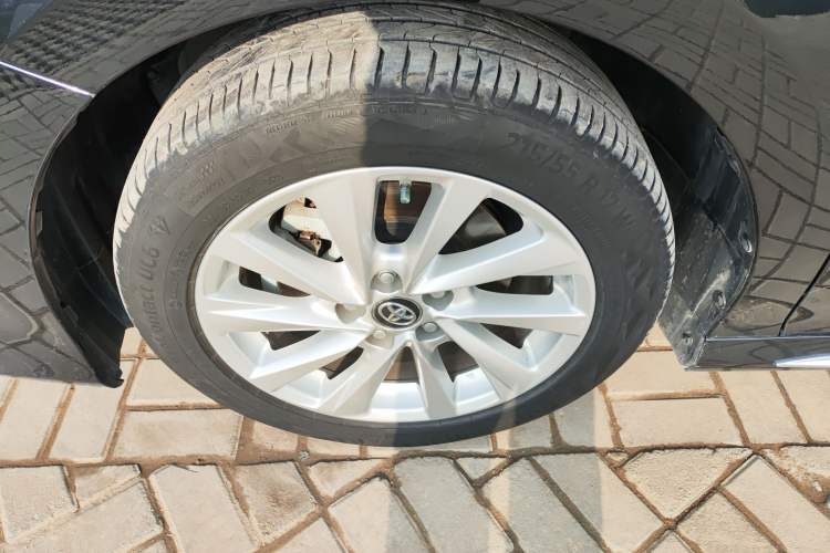 Used Toyota Camry 2023 2.0G Luxury Edition
