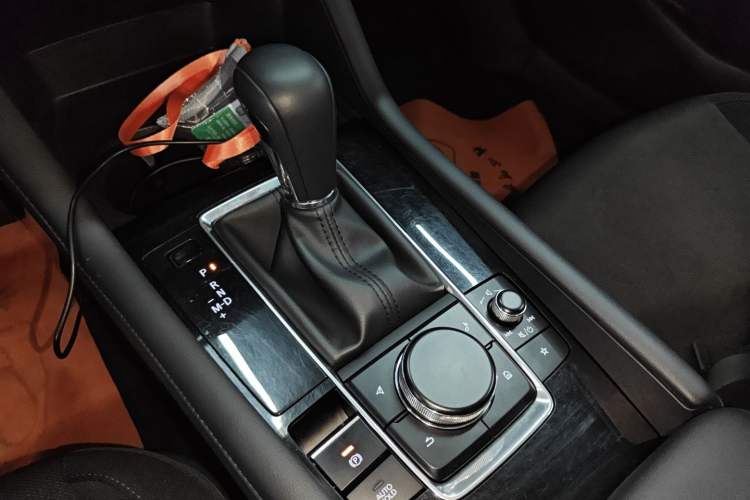 Used Mazda 3 Axela 2021 2.0L Automatic ZhiXuan Edition Gear Lever