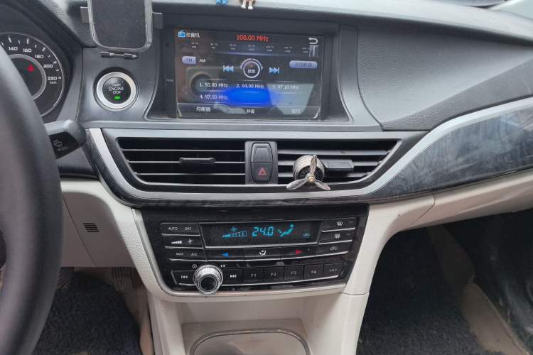 Used Soueast V5 Lingzhi 2017 1.5L Manual New Elite Model