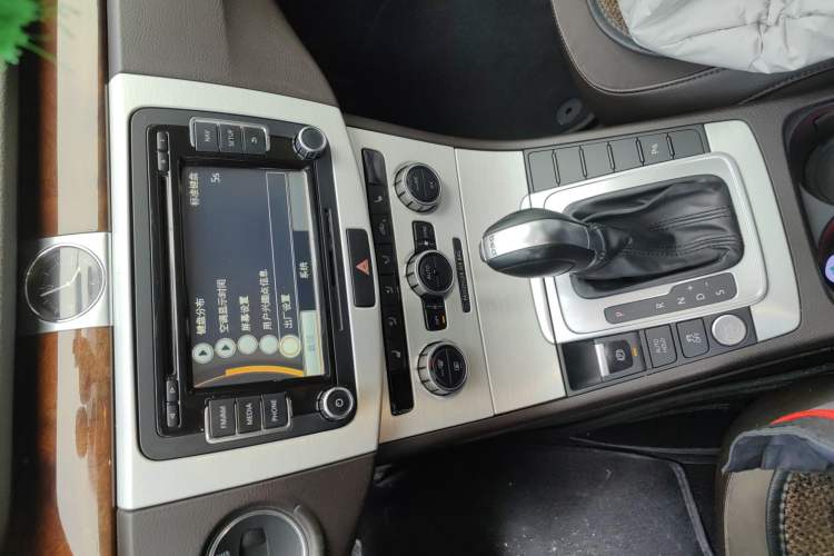 Used Volkswagen Magotan 2012 Travel Edition 2.0 TSI Comfort Version Audio And AC Panel