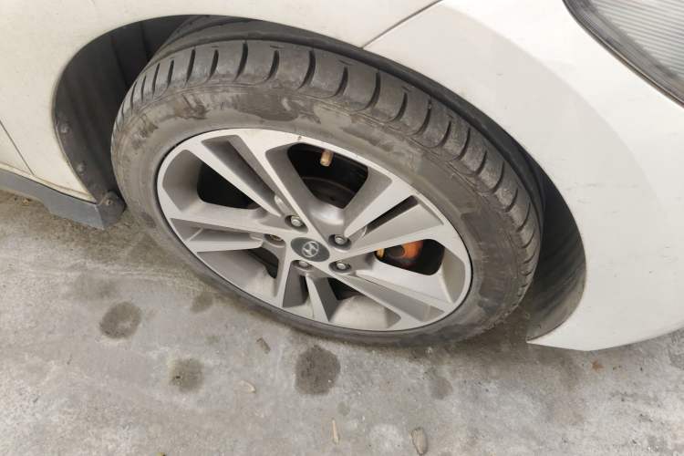Used Hyundai Elantra (6th Generation / Lingdong) 2016 1.6L Automatic ZhiXuan – Elite Version Right Front Wheel Hub