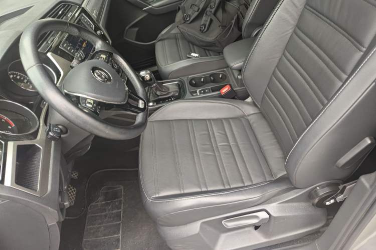 Used Volkswagen Touran 2018 Volkswagen Touran L 280TSI DSG Comfort Edition 7-seater