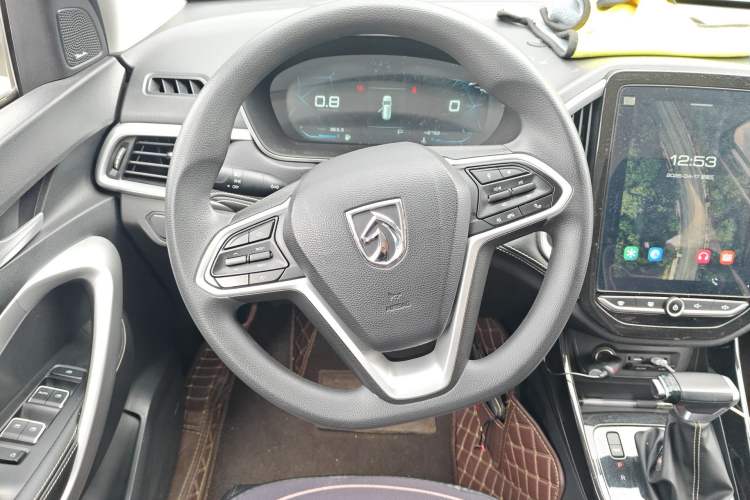 Used Baojun 530 2020 1.5T CVT Luxury Connected Version 6 Seats Steering Wheel