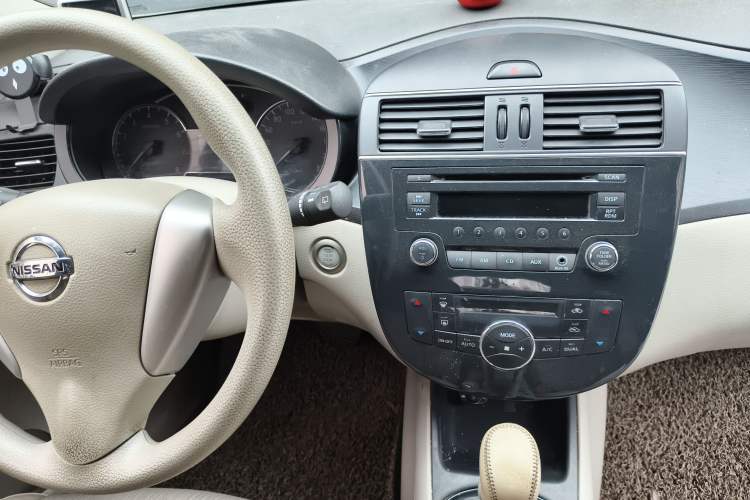 Used Nissan Tiida 2011 1.6L CVT Smart Version