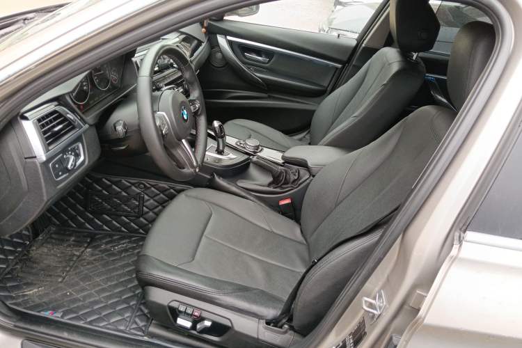 Used BMW 3 Series 2016 320Li Fashion Model Left Front Seat