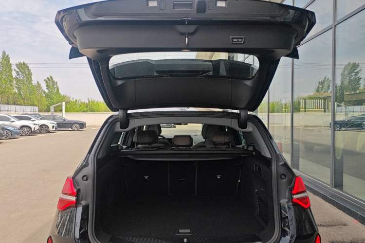 Used BMW X3 2025 xDrive30L Leading Model M Sport Package Trunk