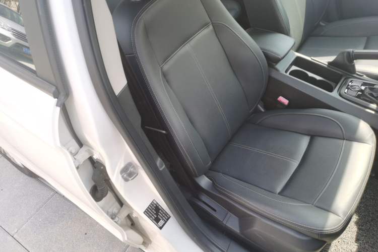 Used Qoros 3 2018 Sedan 1.6L Automatic Leading Model Right Front Seat