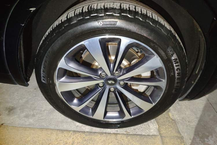 Used Li Auto ONE 2020 Extended-Range 6-Seater Version Right Front Wheel Hub