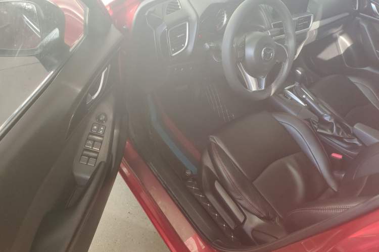 Used Mazda Mazda 3 Axela 2016 Sedan 1.5L Automatic Comfort Model
