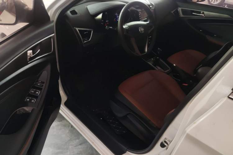 Used CHANGAN Eado 2016 1.6L GDI Automatic JingShang Model Driver Seat