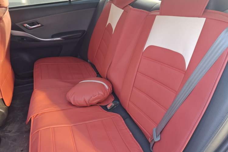 Used Zotye Z300 2014 1.5L Urban Edition Manual Luxury Model Left Rear Seat