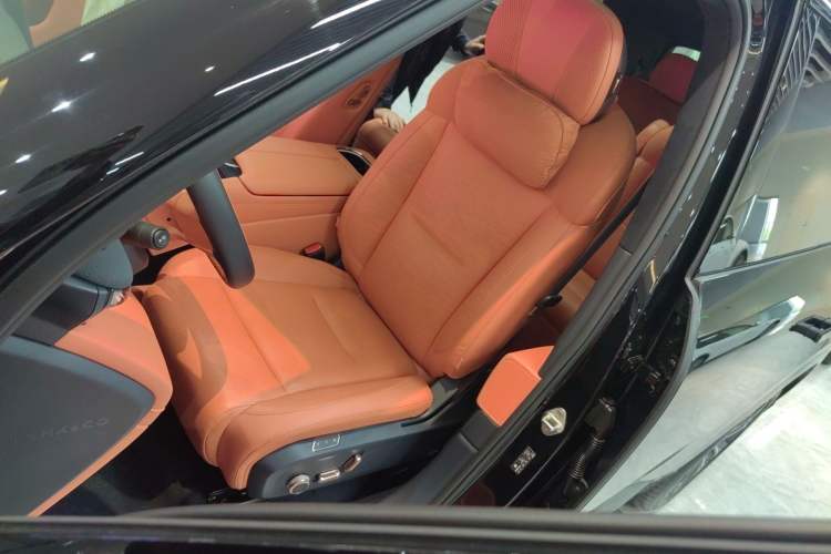 Used Lynk & Co 900 2025 1.5T Ultra Left Front Seat