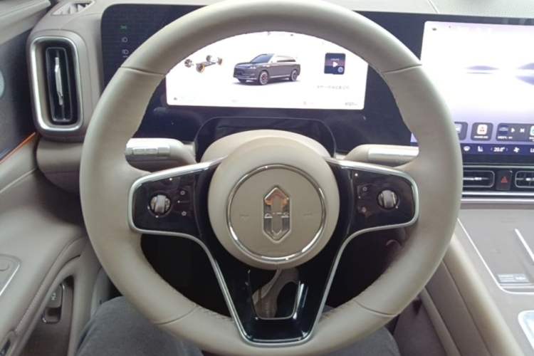 Used Hima AITO M9 2025 Extended-Range Ultra Version 52 kWh 5-Seater Edition
