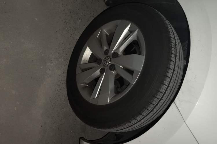 Used Volkswagen Polo 2019 Plus 1.5L Automatic Panoramic Enjoyment Edition Right Front Wheel Hub