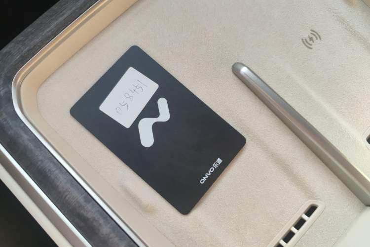 Used ONVO Luxeed L90 2025 Model—Ultra Six-Seater Version