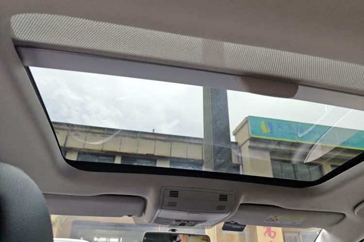 Used Volkswagen Golf 2019 200TSI DSG Comfort & Ambition Edition China VI Standard Headliner