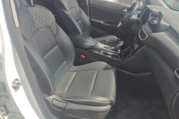 Used Hyundai Tucson 2019 280TGDi Dual-Clutch Two-Wheel Drive Fashion Edition China V Standard Right Front Seat