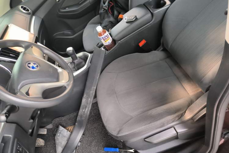 Used Venucia T70 2015 1.6L Manual Ruixing Edition Left Front Seat