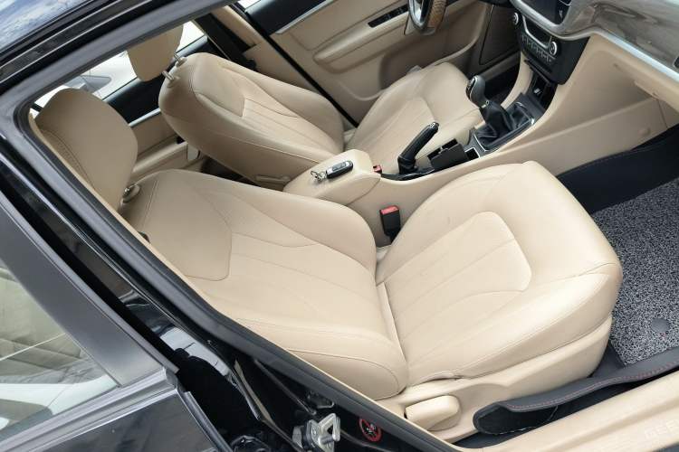 Used Geely Auto Emgrand 2017 Sedan Million Edition 1.5L Manual Luxury Model
