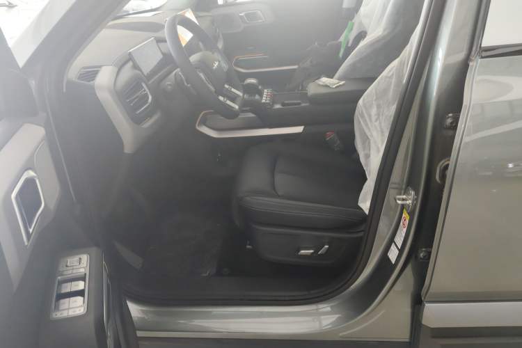 Used Formula Leopard Titanium 3 2025 501 km All-Wheel Drive Intelligent Driving Max Edition
