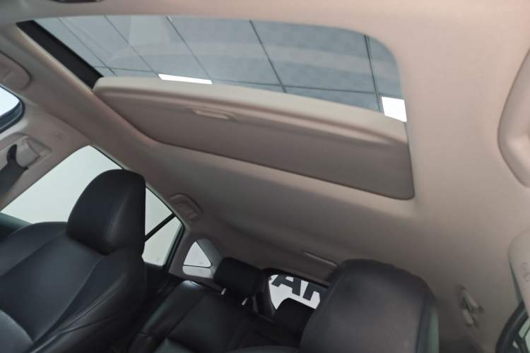 Used Toyota Harrier 2023 2.0L CVT Two-Wheel Drive Entry Version
