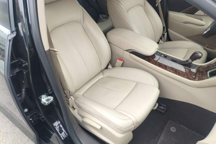 Used Buick LaCrosse 2013 2.4L SIDI Leading Comfort Version
